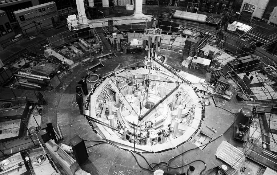 Photo: Reactor Top with Vessell In Position