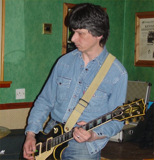 Photo: De Ja Vu Playing At Blackstairs, Wick - 29 April 2006