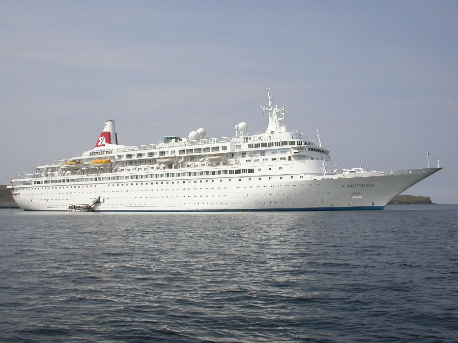 Photo: MS Boudicca In Thurso Bay - 26 July 2006