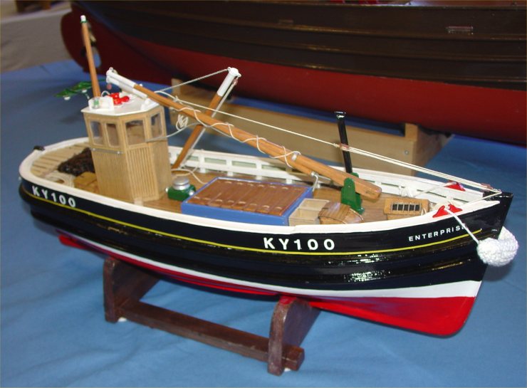 Photo: Pentland Model Boat Club Show 2006 - KY100 Enterprise