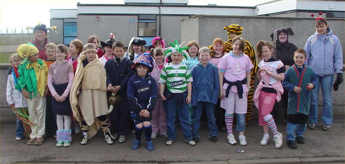 Photo: Mad March Walk South School Wick - 31 March 2006