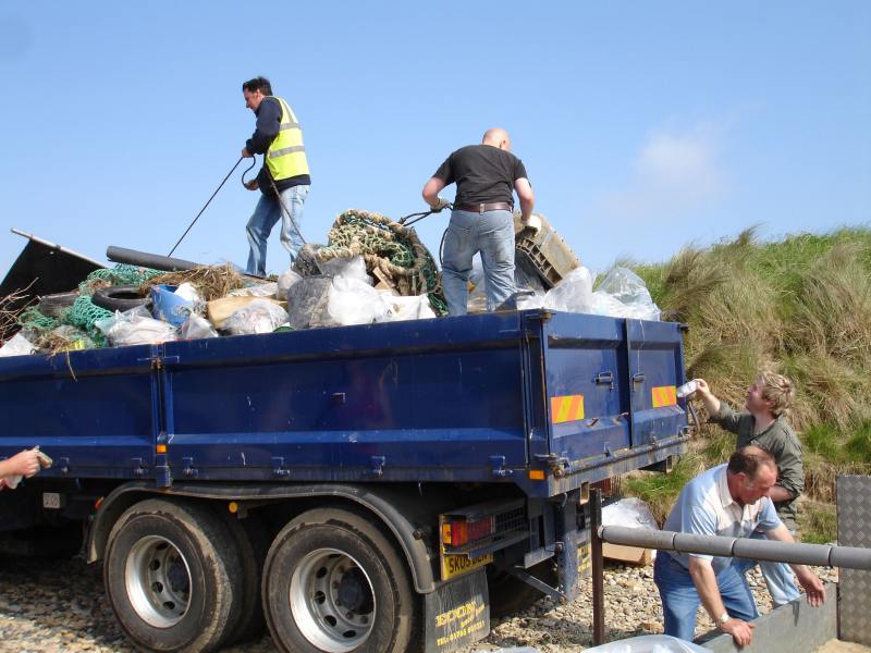 Photo: Dounreay Workers Voluntary Beach Clean At Dunnet