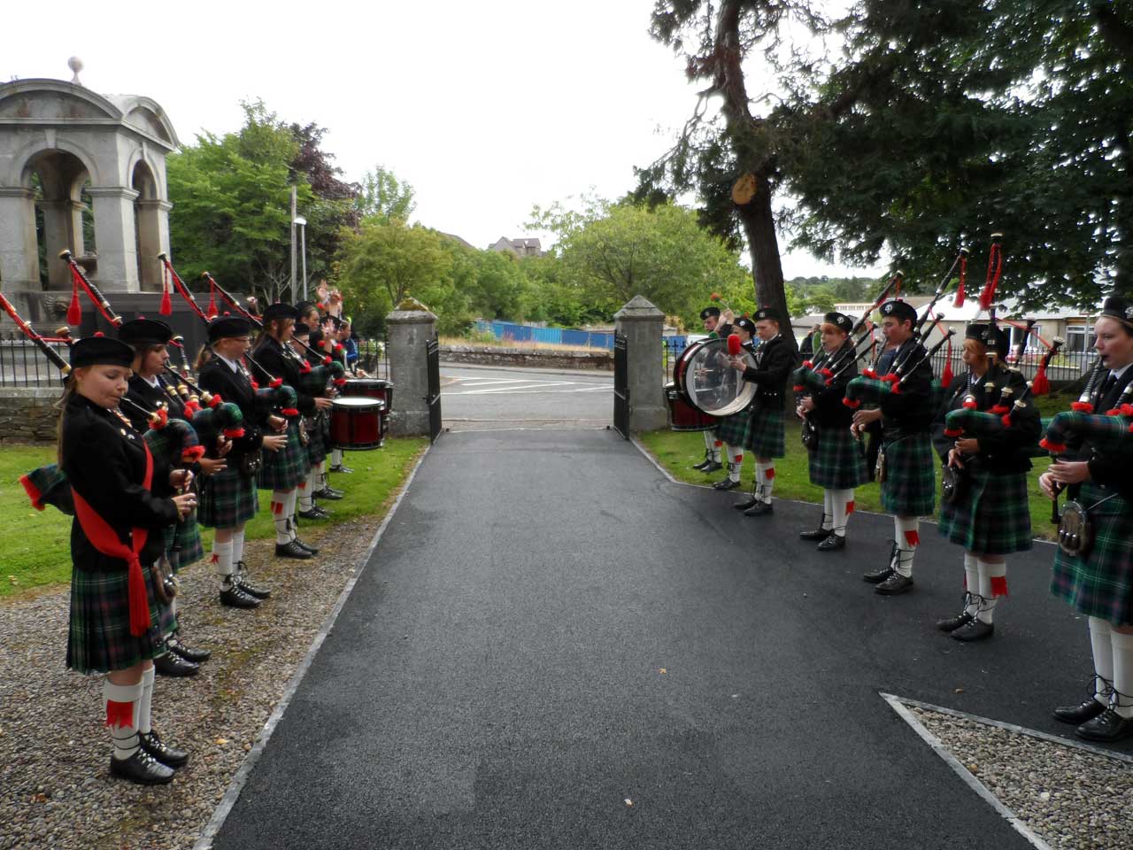 Photo: Sutherland Schools Pipe Band Started The Day