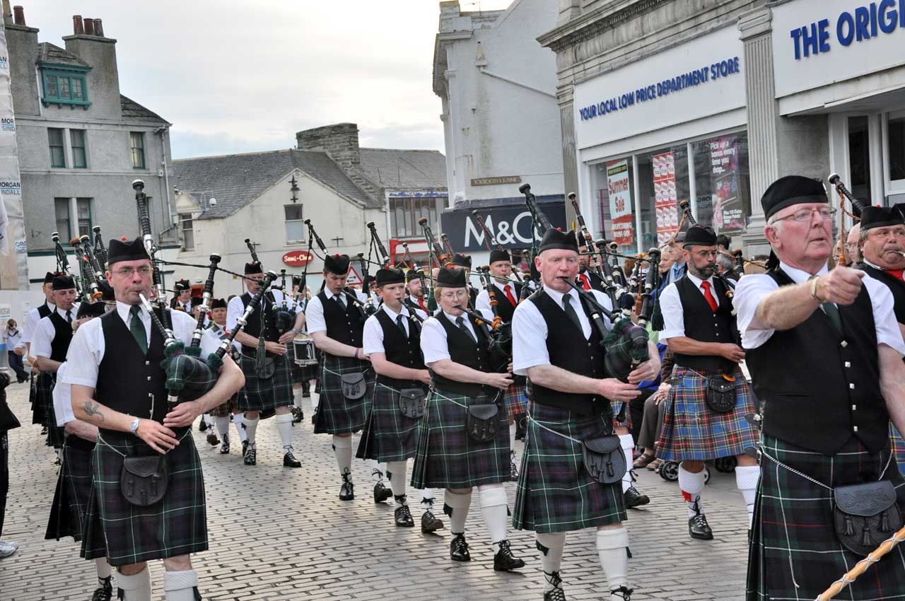 Photo: Wick Pipe Band and Happy Pipers Of Lucerne