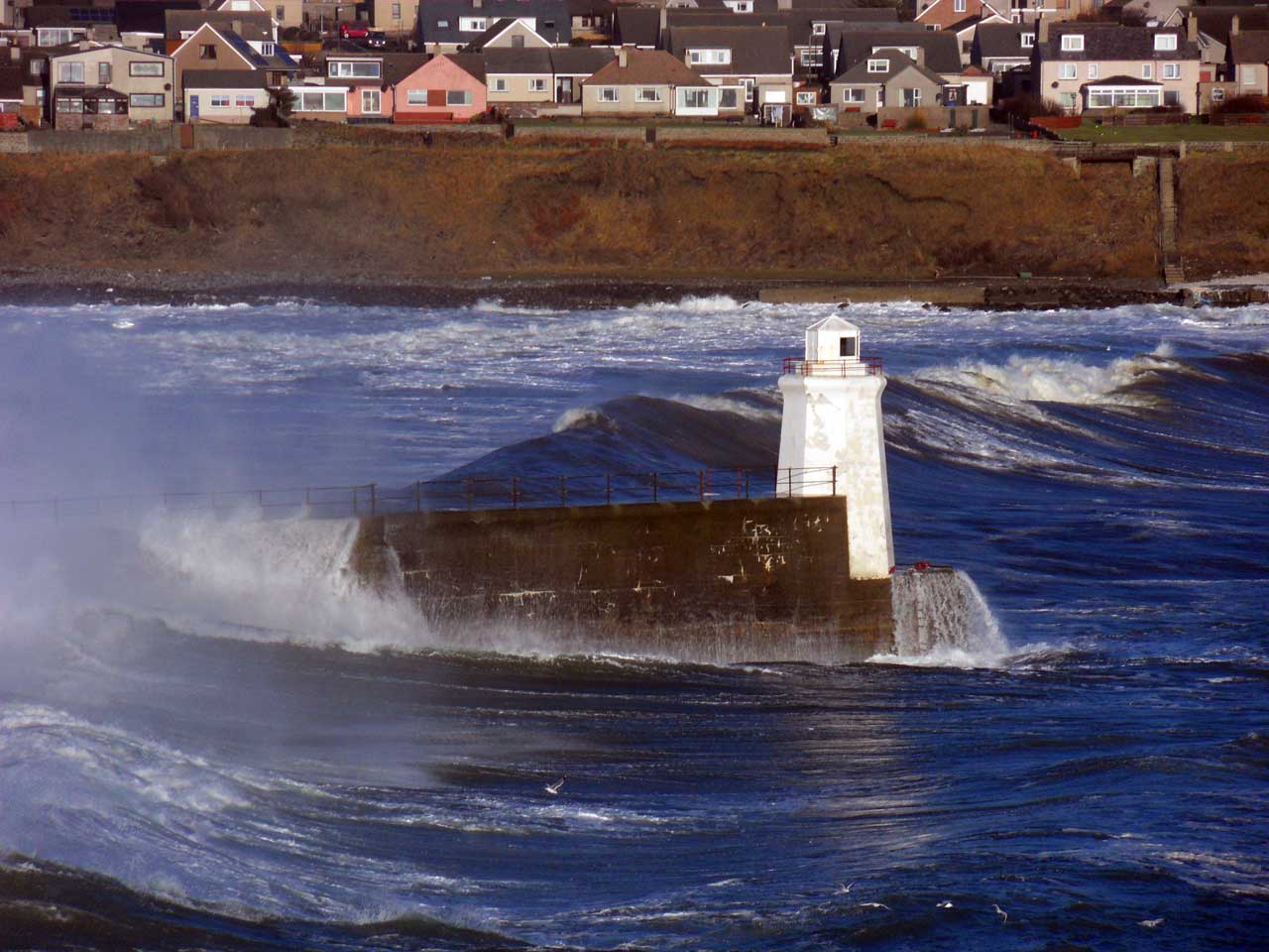 Photo: Still No Stopping The Waves In Wick Bay