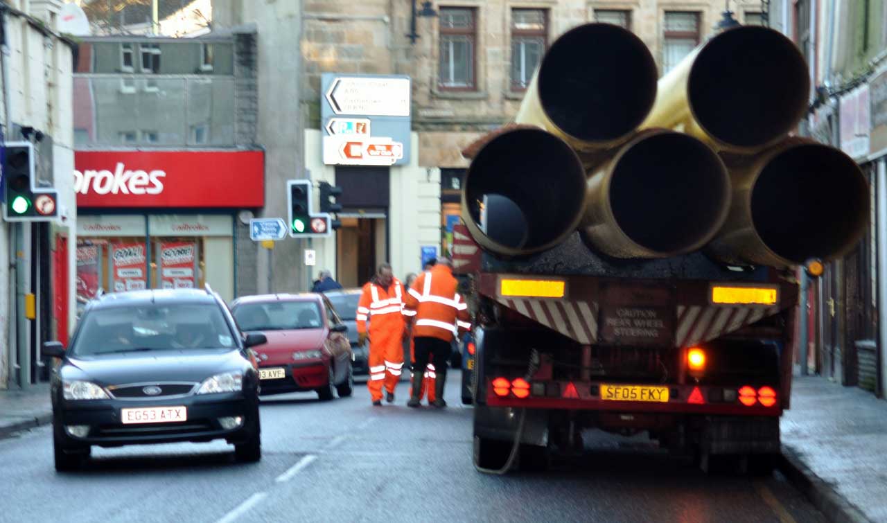 Photo: Wester Pipes Held Up In Wick