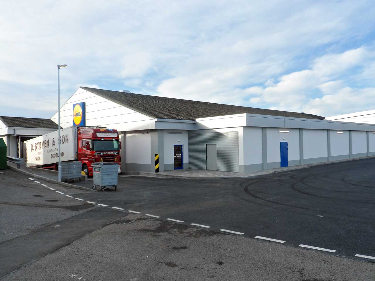 Photo: Lidl, Wick - Completed and Shelves Being Stocked - 5 October 2014