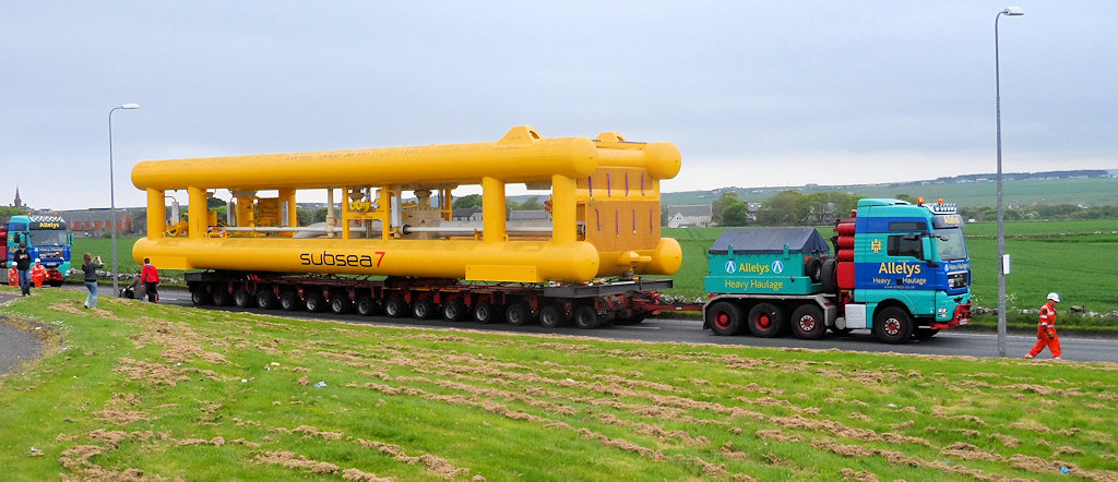 Photo: Huge Tow Head Bound For Wester Passing Tesco, Wick