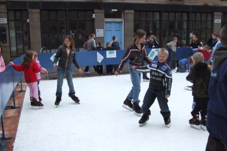 Photo: Skating At Market Square, Wick - 19 August 2006