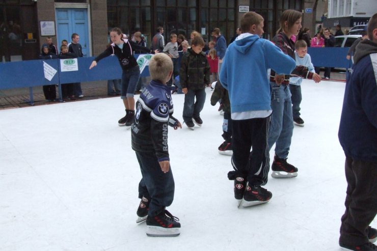 Photo: Skating At Market Square, Wick - 19 August 2006