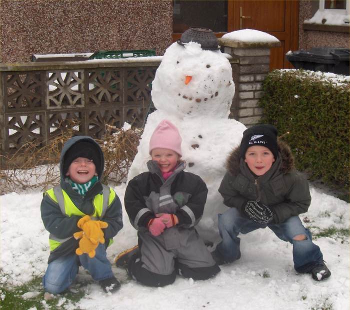Photo: Winter Finally Comes To Caithness - Bryony Munro, Scott Gunn and Ross Gunn At Kirkhill