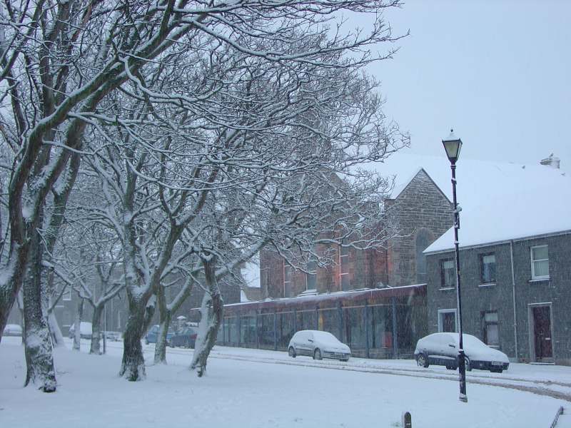 Photo: Winter Scene In Caithness - Church, Argyle Square, Wick 4 March 2006 7.40am