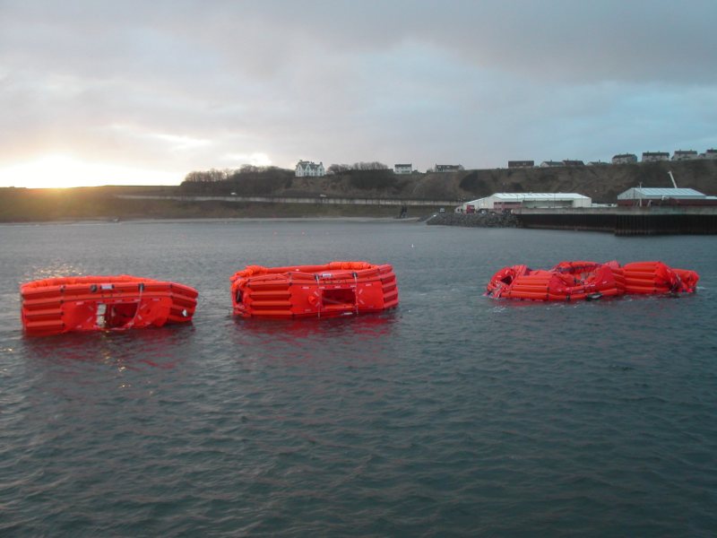 Photo: Thurso Lifeboat Towed Back the Life Rafts