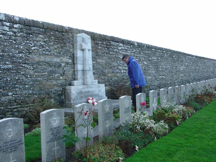 Photo: Remembrance Sunday Wick Cemetery - 14 November 2004