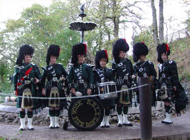 Photo: Wick Pipe Band Played At Fountain Opening