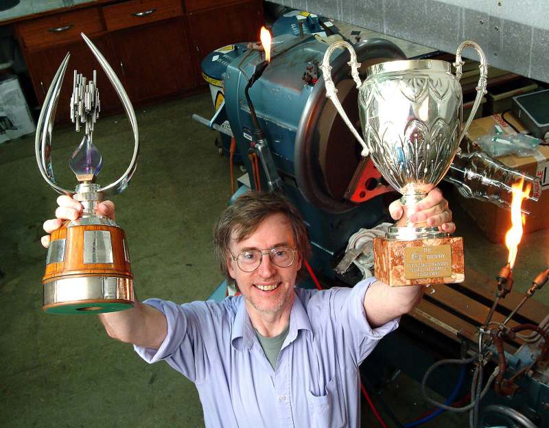 Photo: Glass Blower Ian Pearson Takes Two Trophies
