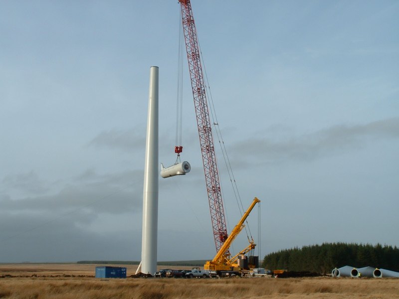 Photo: Nacelle Lifted Into Place